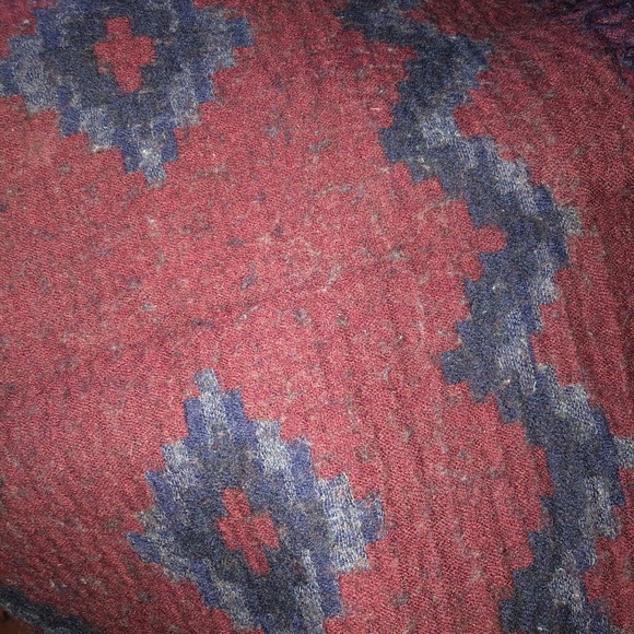Aritzia Wilfred Diamond Aztec Blanket Scarf - Picture 6 of 6
